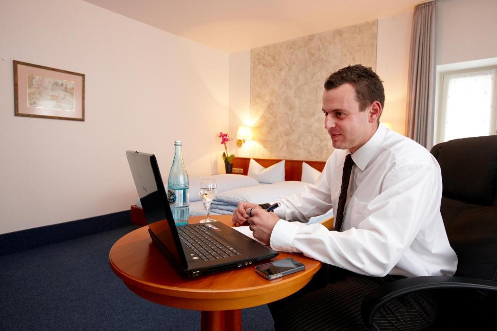 Hotel Am Markt Greding Szoba fotó